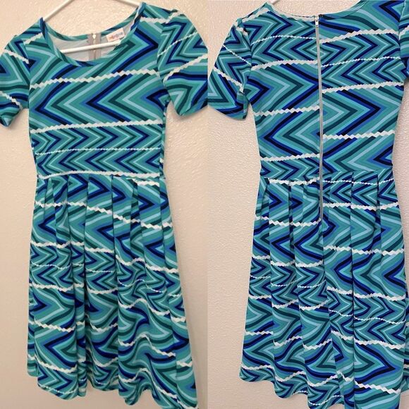 LuLaRoe Amelia Dress crew short sleeve fit and flair blue geometric modest XXS - Picture 1 of 11